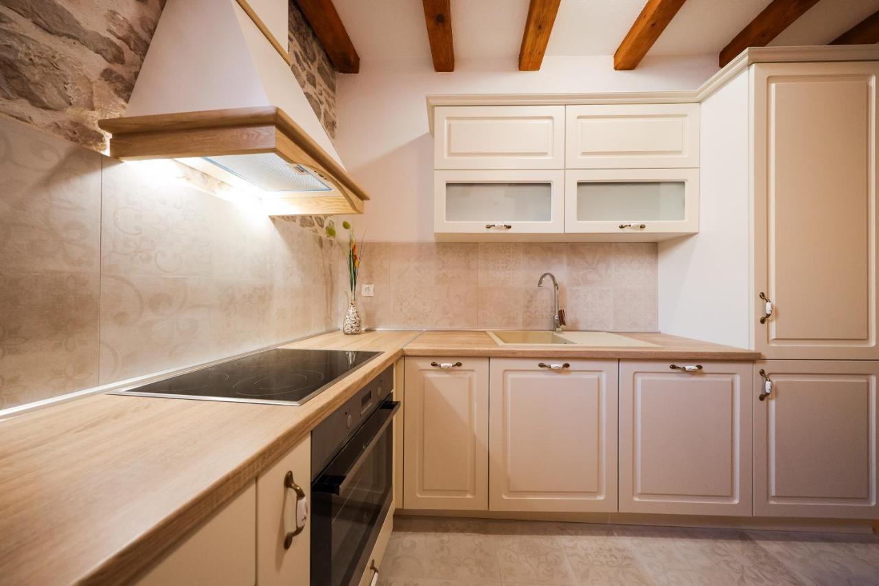 Holiday Home Mare เพทรอซาเน ภายนอก รูปภาพ