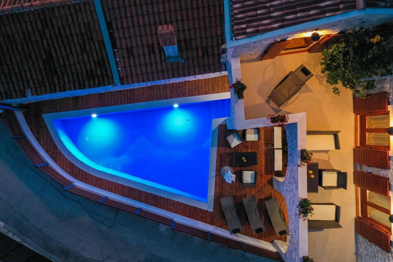 Holiday Home Mare เพทรอซาเน ภายนอก รูปภาพ