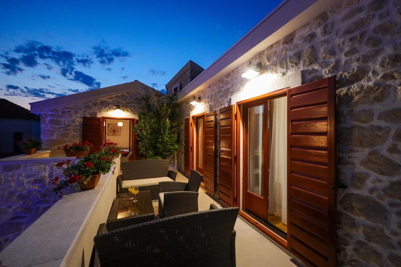 Holiday Home Mare เพทรอซาเน ภายนอก รูปภาพ