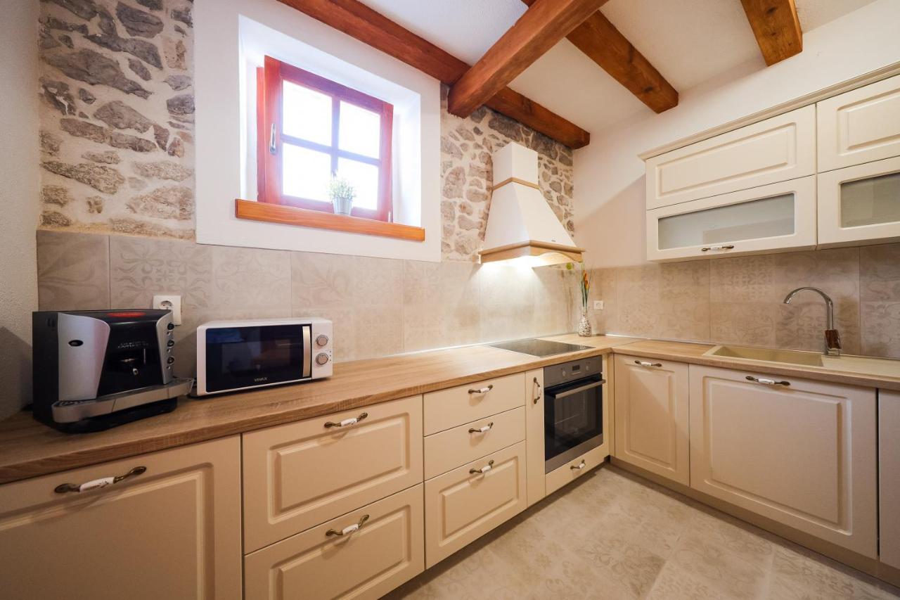 Holiday Home Mare เพทรอซาเน ภายนอก รูปภาพ