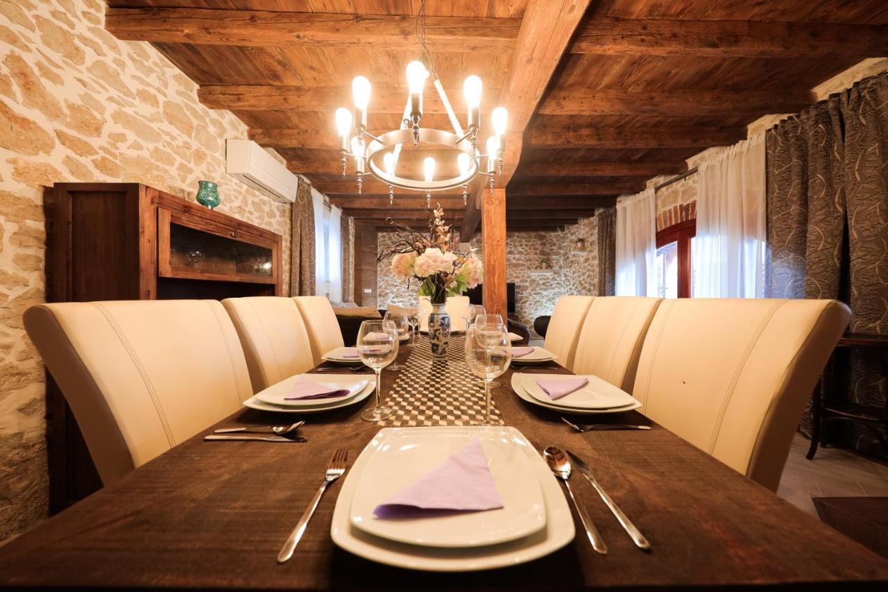 Holiday Home Mare เพทรอซาเน ภายนอก รูปภาพ
