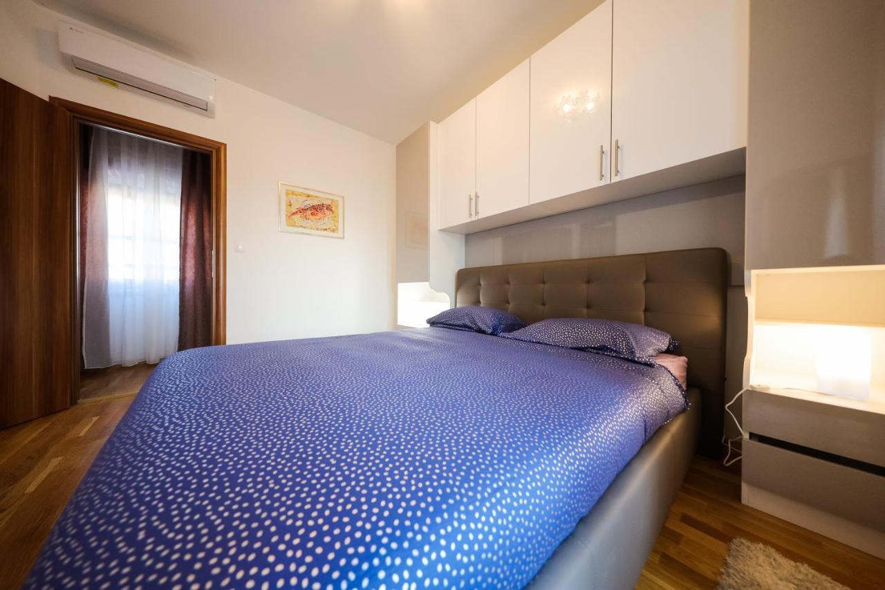 Holiday Home Mare เพทรอซาเน ภายนอก รูปภาพ