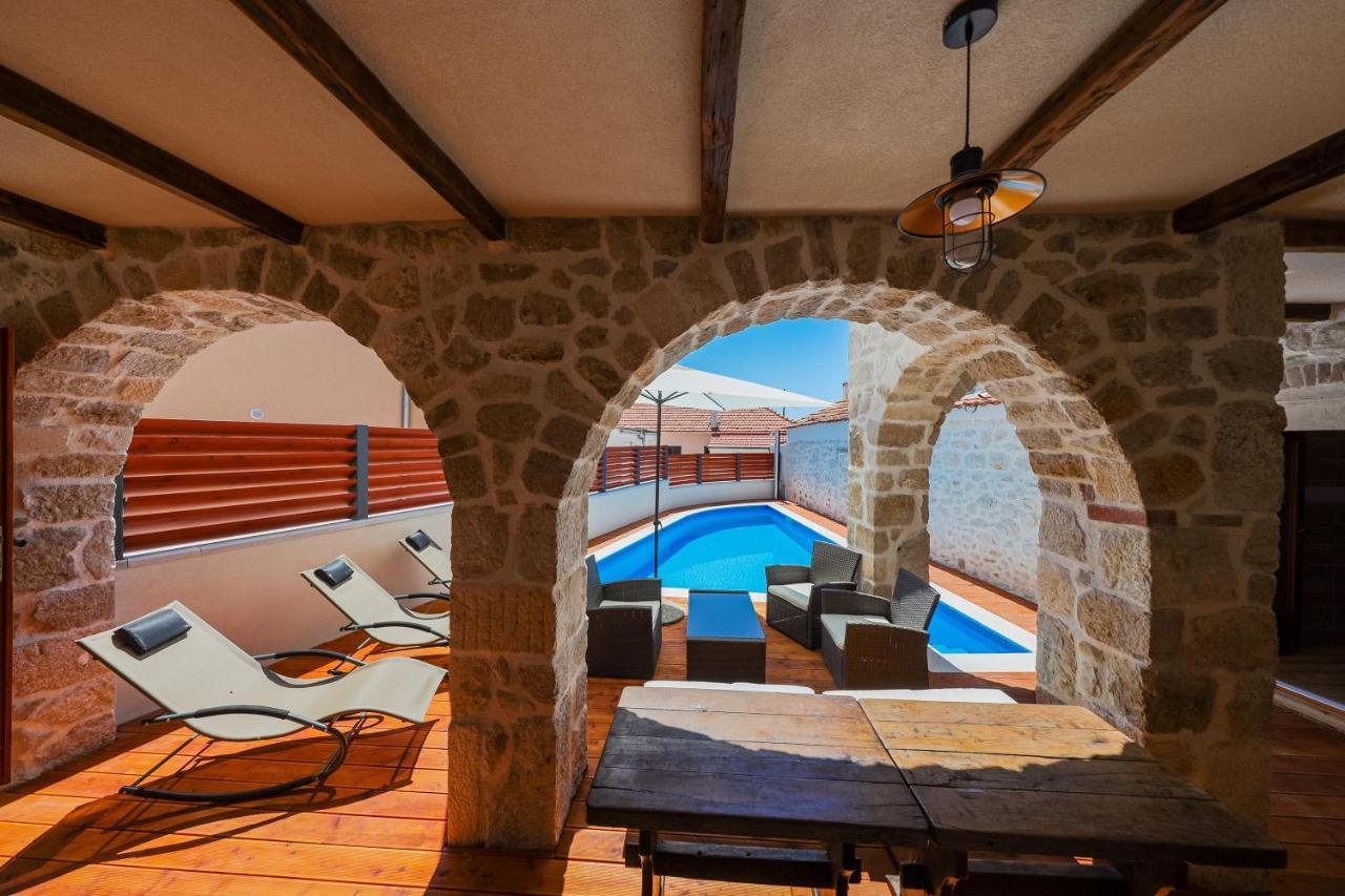 Holiday Home Mare เพทรอซาเน ภายนอก รูปภาพ