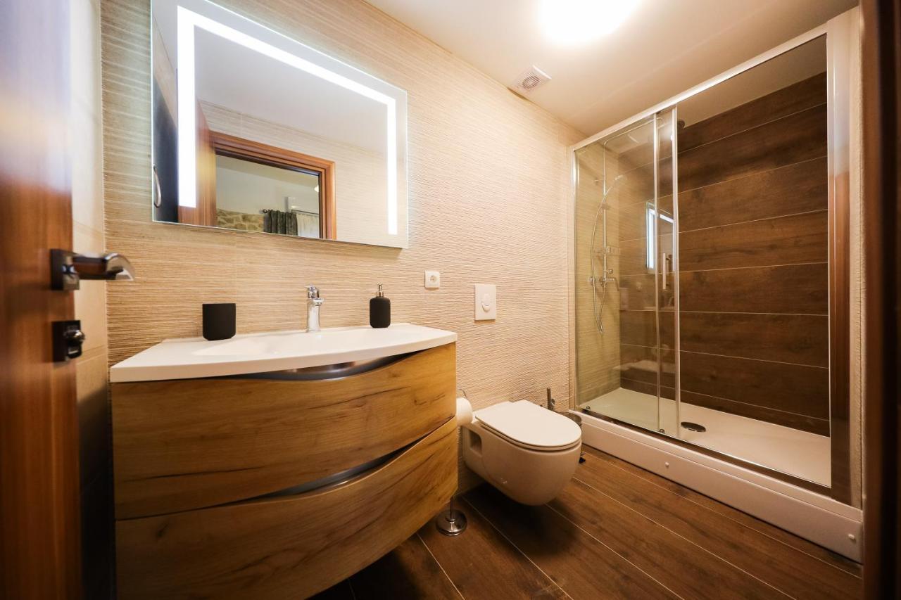 Holiday Home Mare เพทรอซาเน ภายนอก รูปภาพ