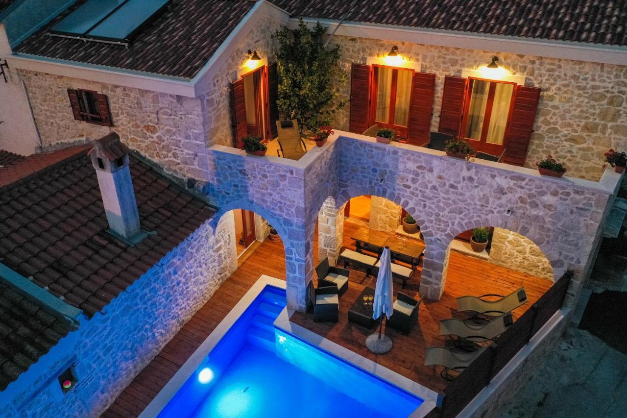 Holiday Home Mare เพทรอซาเน ภายนอก รูปภาพ