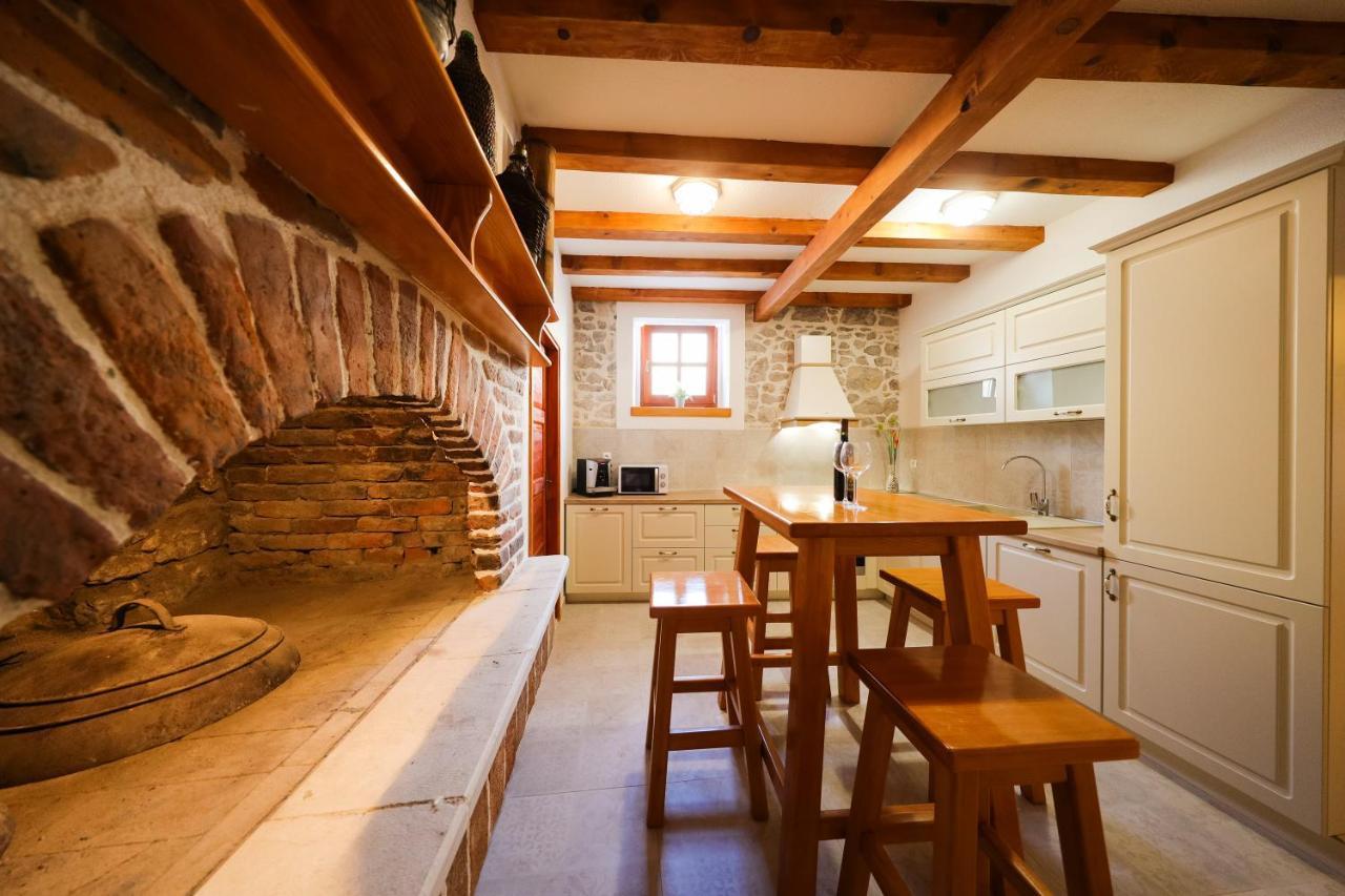 Holiday Home Mare เพทรอซาเน ภายนอก รูปภาพ